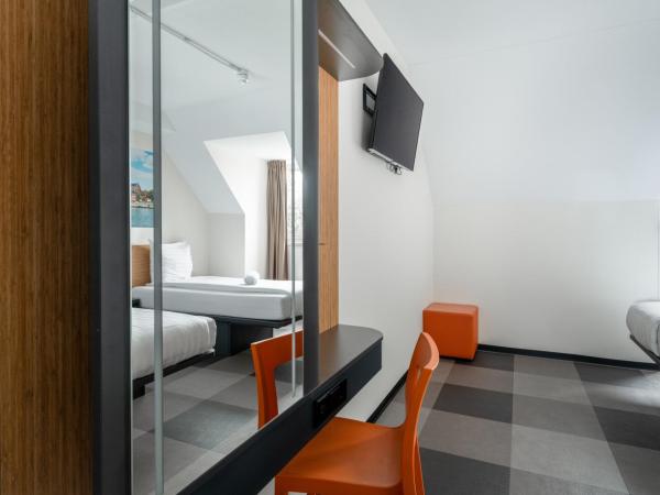 easyHotel Maastricht City Centre : photo 8 de la chambre chambre lits jumeaux standard