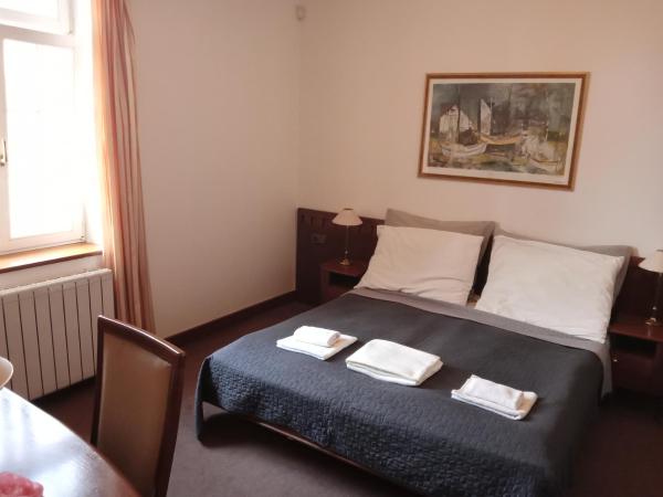 Retro Hotel Villa Ostrava : photo 1 de la chambre chambre double ou lits jumeaux