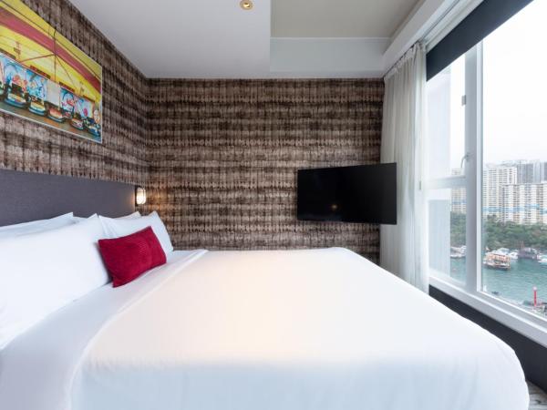 The Aberdeen Harbour by Ovolo : photo 1 de la chambre chambre lit queen-size - vue sur mer