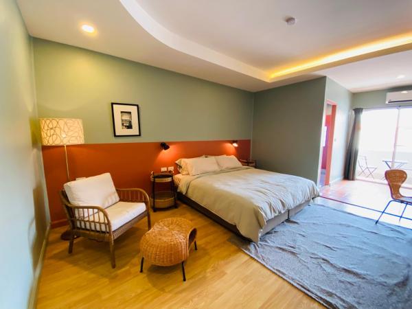 Forget Me Not Boutique Bed & Breakfast Hua Hin : photo 4 de la chambre chambre lit king-size avec balcon