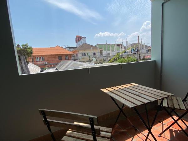 Forget Me Not Boutique Bed & Breakfast Hua Hin : photo 6 de la chambre chambre lits jumeaux avec balcon