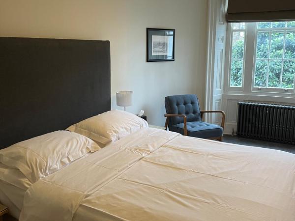 Kennington B & B : photo 5 de la chambre chambre double avec salle de bains privative