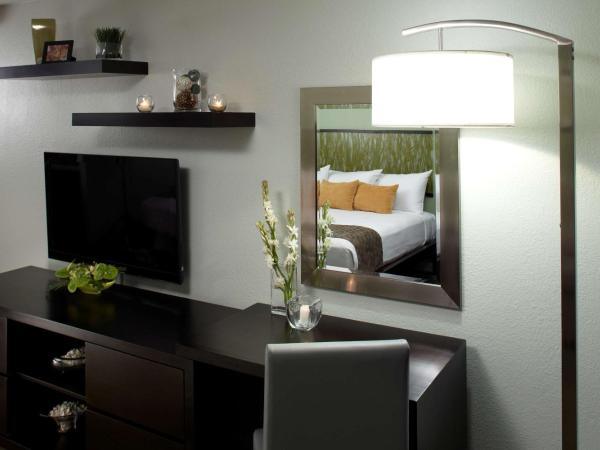 Aqua Skyline at Island Colony : photo 1 de la chambre studio avec kitchenette