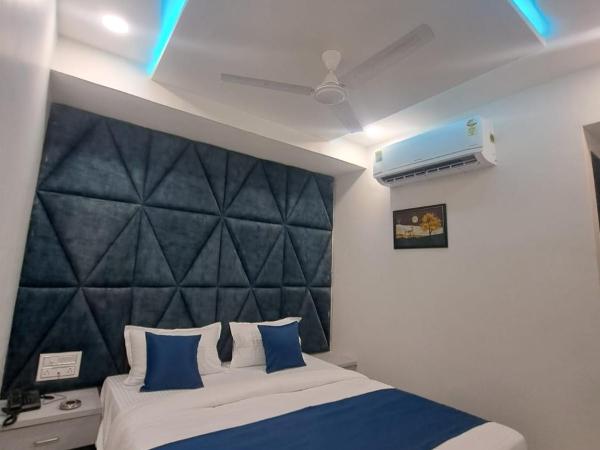 HOTEL AKASH : photo 7 de la chambre chambre double deluxe (2 adultes + 1 enfant)