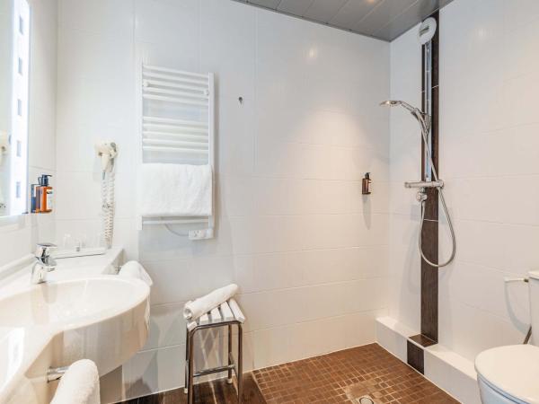 B&B HOTEL Colmar Liberté 4 étoiles : photo 2 de la chambre chambre double - accessible aux personnes à mobilité réduite