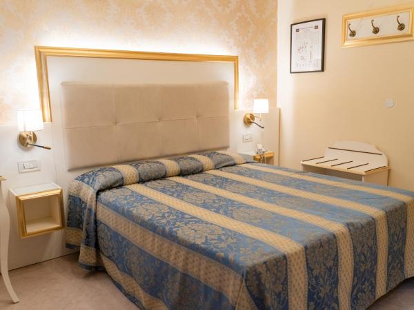 Hotel Tivoli : photo 6 de la chambre chambre double ou lits jumeaux supérieure