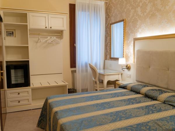 Hotel Tivoli : photo 5 de la chambre chambre double ou lits jumeaux supérieure