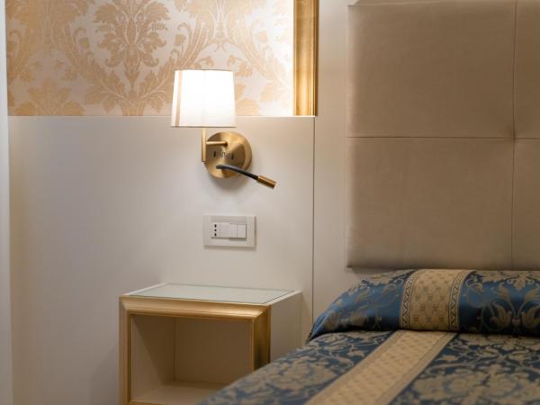 Hotel Tivoli : photo 8 de la chambre chambre double ou lits jumeaux supérieure