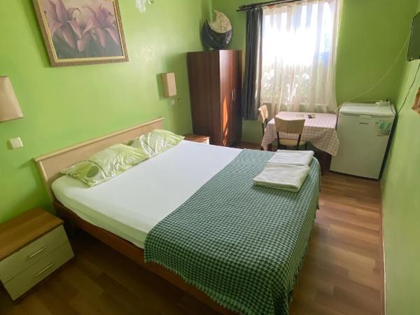 Camel Hotel & Apart : photo 1 de la chambre chambre double avec salle de bains privative