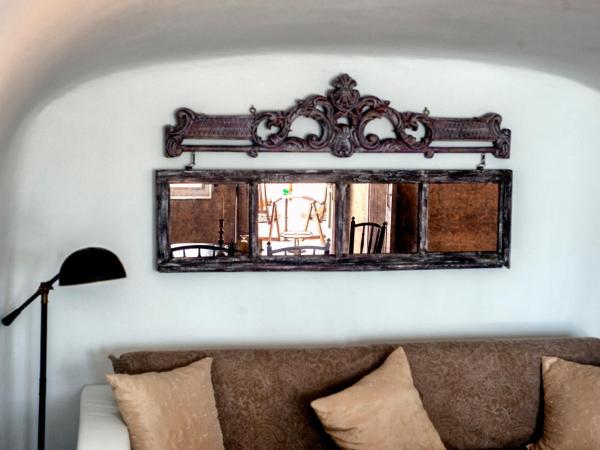 Fanari Villas : photo 7 de la chambre suite exécutive avec baignoire spa privée et vue sur la caldeira