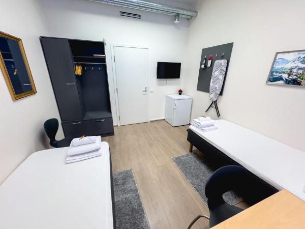 Hostel Hermanni : photo 3 de la chambre chambre lits jumeaux avec salle de bains commune