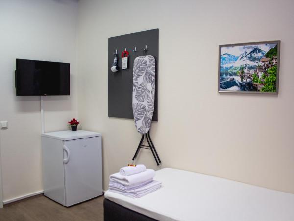 Hostel Hermanni : photo 5 de la chambre chambre lits jumeaux avec salle de bains commune