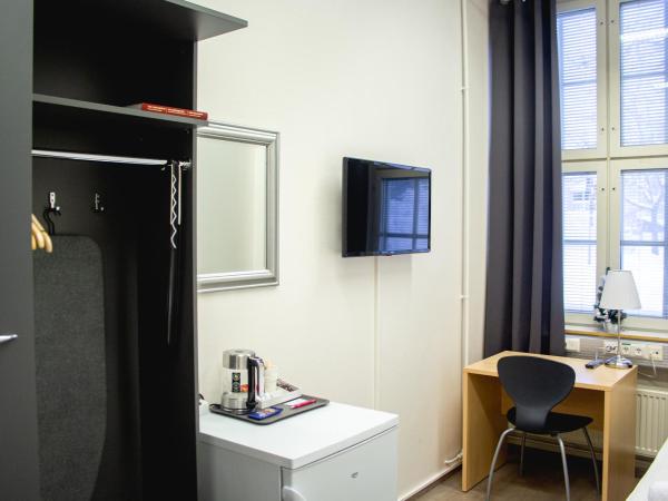 Hostel Hermanni : photo 4 de la chambre chambre simple avec salle de bains commune