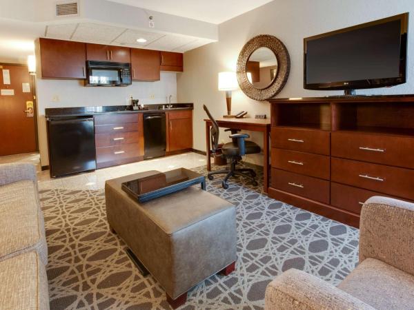 Drury Inn & Suites Louisville East : photo 1 de la chambre king suite with sofa bed and kitchenette – high floor