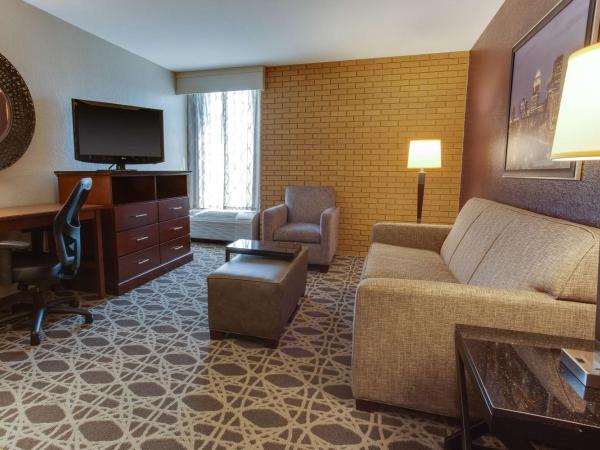 Drury Inn & Suites Louisville East : photo 2 de la chambre king suite with sofa bed and kitchenette – high floor