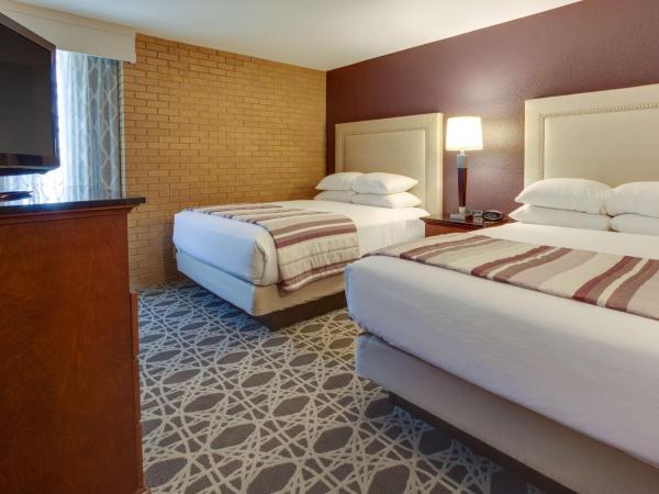 Drury Inn & Suites Louisville East : photo 2 de la chambre suite avec 2 lits queen-size