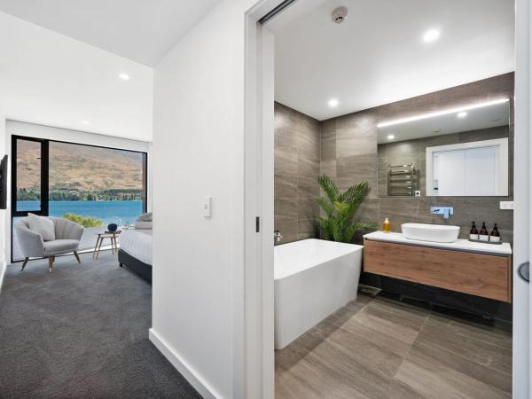 Lakeside Luxury Studio Apartment : photo 4 de la chambre appartement