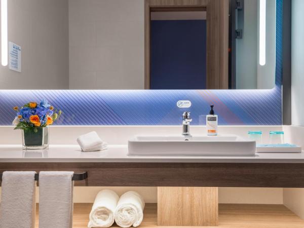 Holiday Inn Express Shenzhen Futian Center, an IHG Hotel : photo 4 de la chambre chambre standard