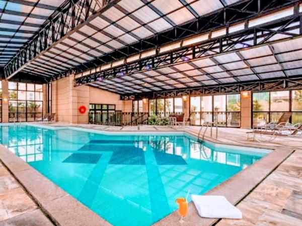 Hotel MRC PINHEIROS- The Best Excellence Duplex Studio - Red Velvet Deluxe Edition - First Class - By LuXXoR : photo 1 de la chambre studio lit queen-size de luxe