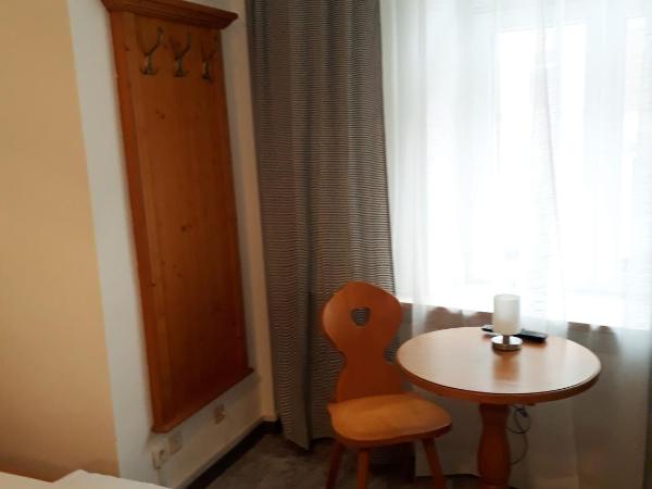 Hotel Atlanta : photo 6 de la chambre single room with own shower and shared toilet