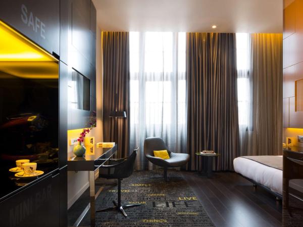 art'otel amsterdam, Powered by Radisson Hotels : photo 6 de la chambre chambre art - vue sur canal