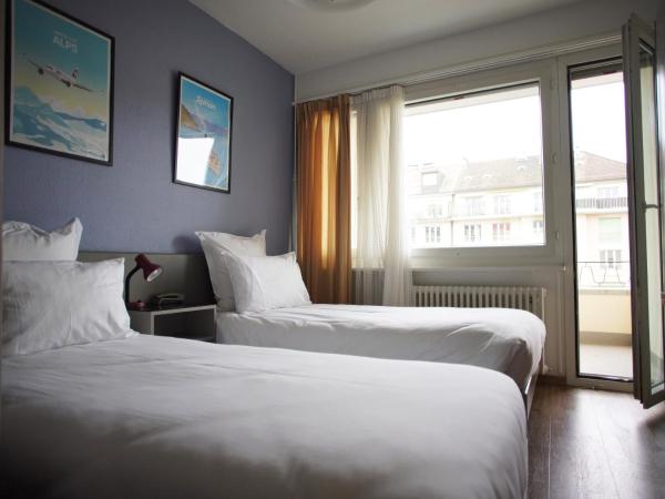 Primadom Aparthotel : photo 4 de la chambre chambre lits jumeaux avec douche