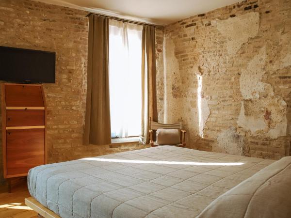 Locanda Ponte Dante : photo 1 de la chambre chambre double