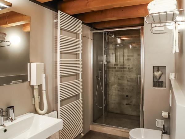 Locanda Ponte Dante : photo 9 de la chambre chambre double