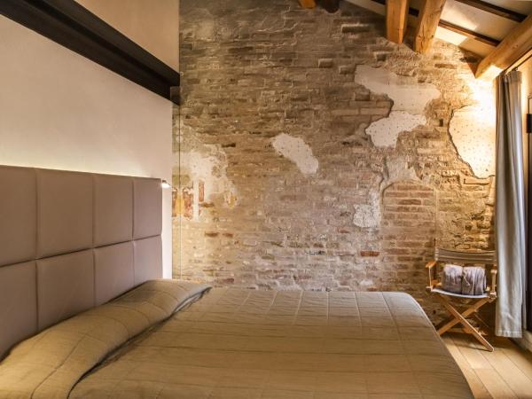 Locanda Ponte Dante : photo 1 de la chambre chambre double