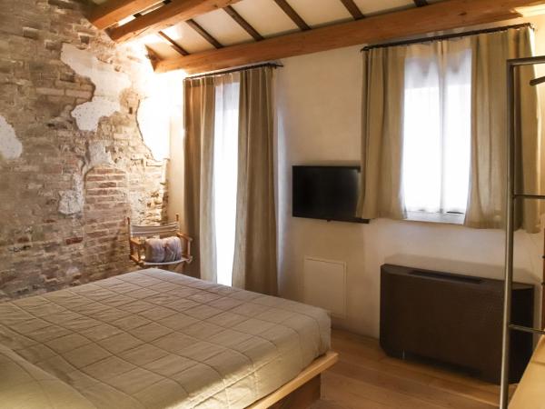 Locanda Ponte Dante : photo 3 de la chambre chambre double