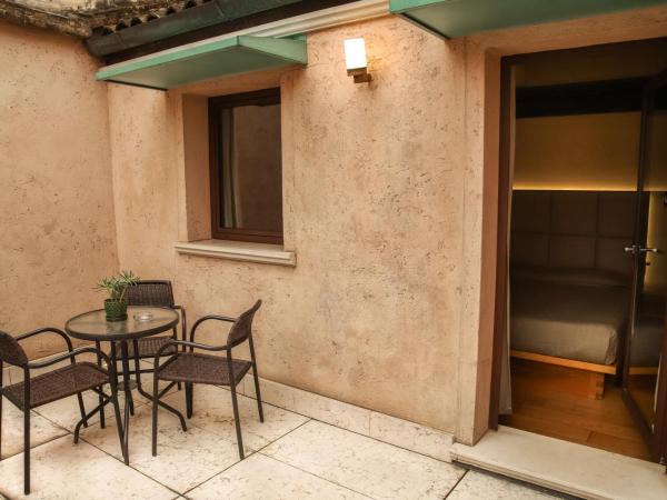 Locanda Ponte Dante : photo 9 de la chambre chambre double