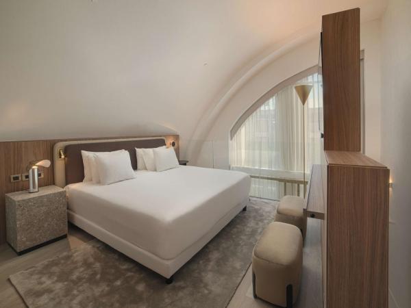 NH Collection Milano CityLife : photo 1 de la chambre suite en duplex avec lit d'appoint (2 adultes + 2 enfants)