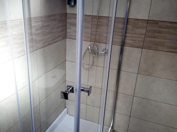 Dreams Low Cost : photo 2 de la chambre chambre double avec salle de bains privative