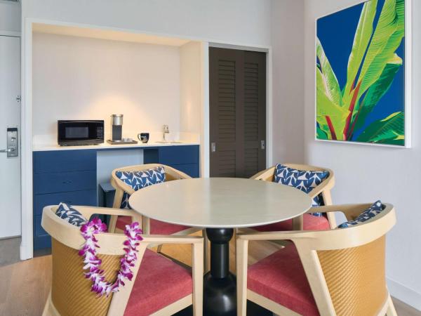 OHANA Waikiki East by OUTRIGGER : photo 2 de la chambre suite 1 chambre - vue partielle sur océan