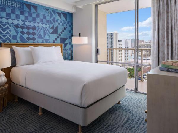 OHANA Waikiki East by OUTRIGGER : photo 1 de la chambre suite 2 chambres avec 1 salle de bains - vue partielle sur océan