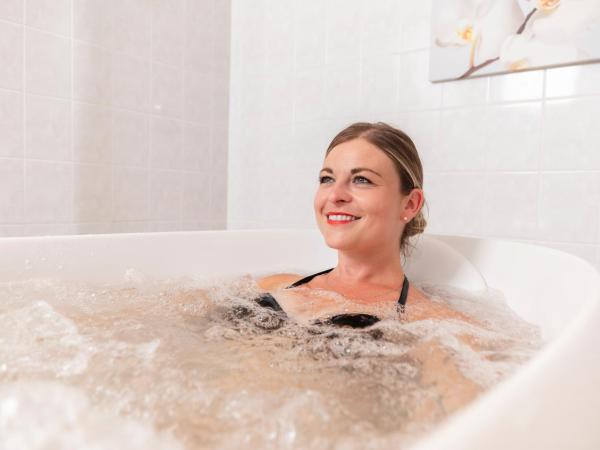 Hotel Běhounek : photo 5 de la chambre special offer - standard twin room with  week  in the mountain package