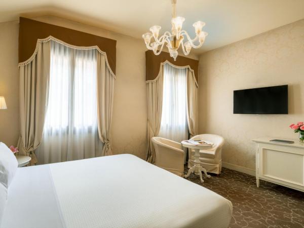 Residenza Venezia | UNA Esperienze : photo 6 de la chambre  chambre double supérieure avec lit d’appoint