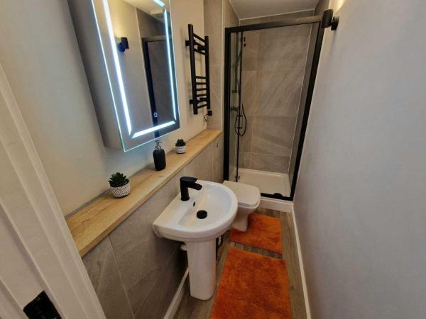 Vere Apartments : photo 10 de la chambre chambre double standard avec salle de bains commune
