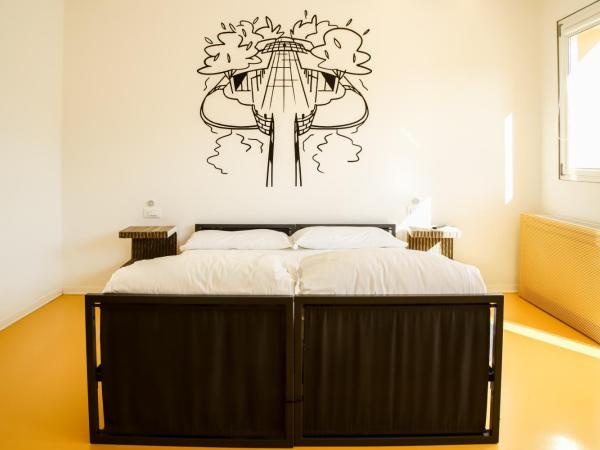 Nomad Hostel : photo 1 de la chambre chambre double - accessible aux personnes à mobilité réduite 