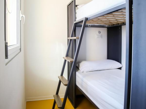 Nomad Hostel : photo 2 de la chambre chambre double familiale