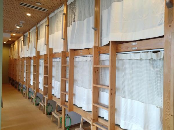 Cafe&Hostel きみといちご : photo 2 de la chambre lit superposé dans dortoir pour femmes 