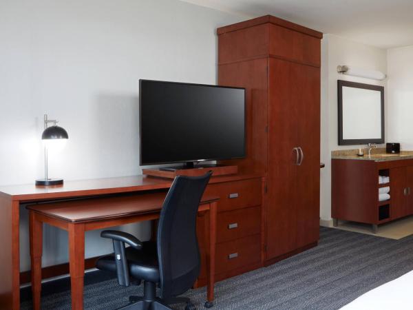 Courtyard by Marriott Los Angeles LAX / Century Boulevard : photo 5 de la chambre chambre lit king-size