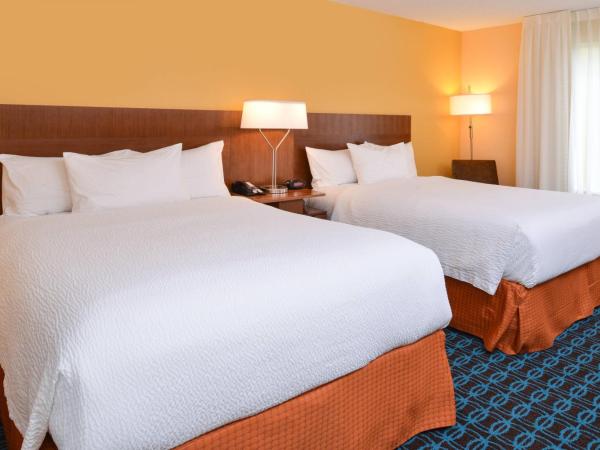 Fairfield Inn Orlando Airport : photo 1 de la chambre chambre avec 2 lits queen-size (pas de taxe de séjour)