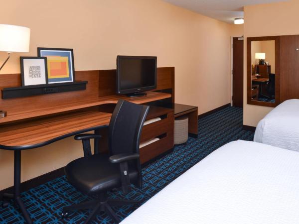 Fairfield Inn Orlando Airport : photo 2 de la chambre chambre avec 2 lits queen-size (pas de taxe de séjour)