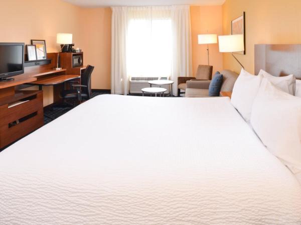 Fairfield Inn Orlando Airport : photo 2 de la chambre chambre lit king-size de luxe avec canapé-lit (pas de frais de service)