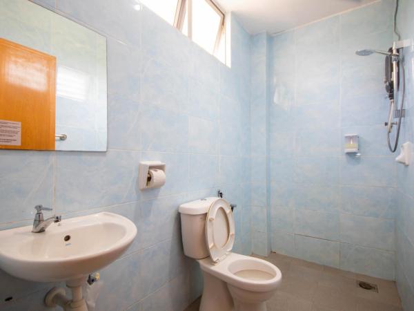 Sun Inns Rest House Kuantan : photo 5 de la chambre hébergement de luxe avec fenêtre