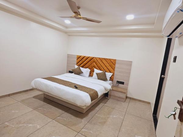 HOTEL R K VILLA : photo 10 de la chambre chambre double deluxe