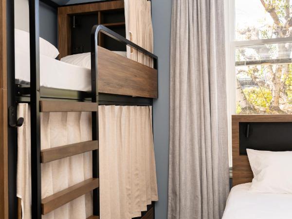 Haka House Christchurch : photo 1 de la chambre lit simple dans dortoir féminin de 3 lits