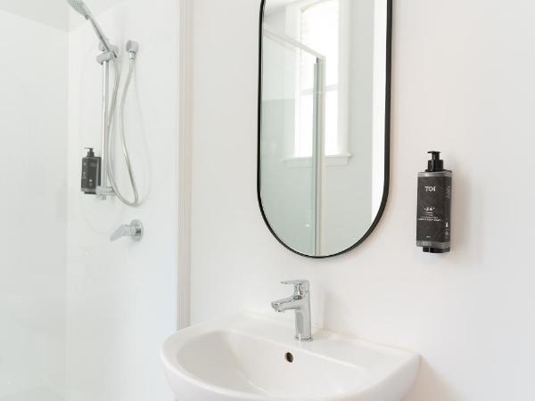 Haka House Christchurch : photo 4 de la chambre lit simple dans dortoir féminin de 3 lits