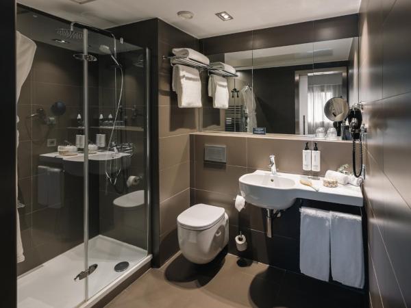 voco Madrid Retiro, an IHG Hotel : photo 1 de la chambre chambre standard lit queen-size